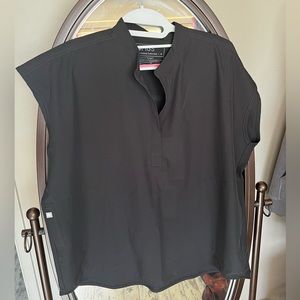 Figs FreeX Black Rafaela Oversized Scrub top size Small